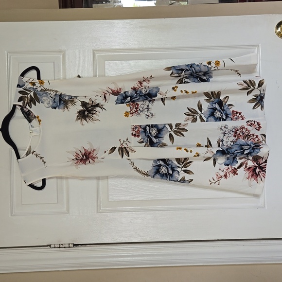 Flared floral mini dress - Picture 1 of 4